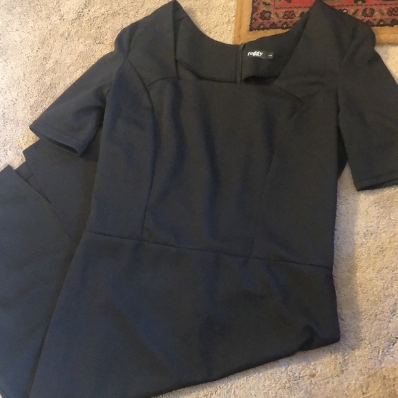 Foggy | Black Square-Neck Bodycon Dress - Picture 3 of 4